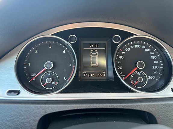 Volkswagen Passat 22 of 22