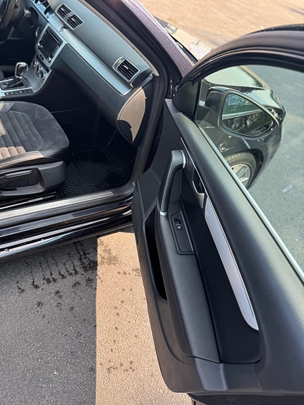 Volkswagen Passat 13 of 22