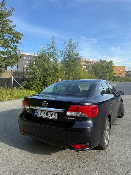 Toyota Avensis 7 of 12