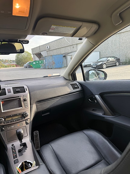 Toyota Avensis 10 of 12