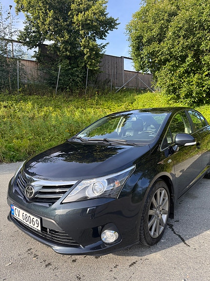 Toyota Avensis 4 of 12