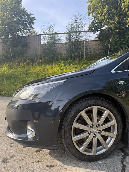 Toyota Avensis 6 of 12