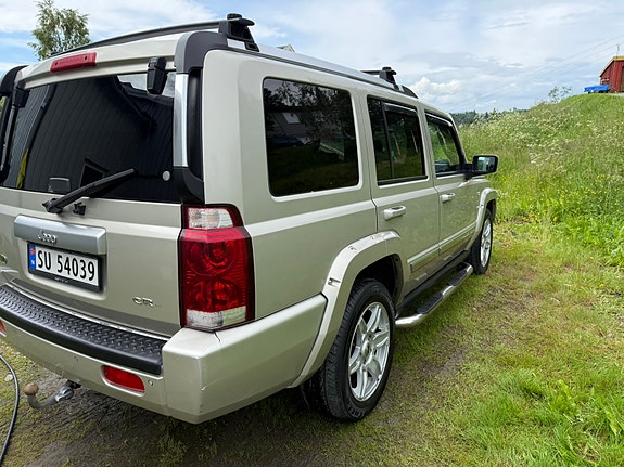 Jeep Commander 3 of 8
