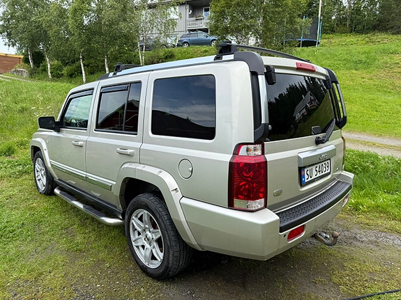 Jeep Commander 4 of 8