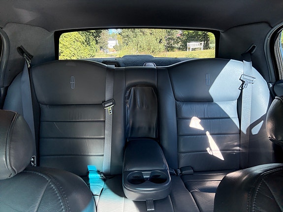 Lincoln Town Car 29 of 30