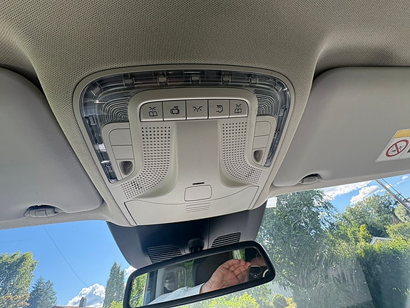 Mercedes-Benz V220 15 of 22