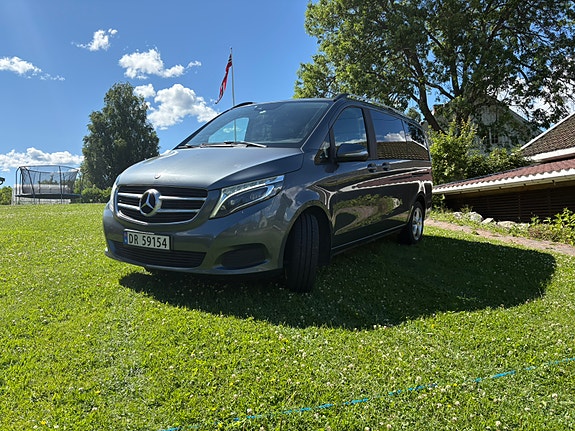 Mercedes-Benz V220 8 of 22