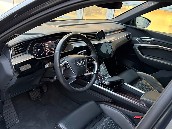 Audi e-tron Sportback 4 of 5