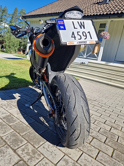 KTM 690 SMC R 5 of 5