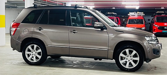 Suzuki Grand Vitara 7 of 27