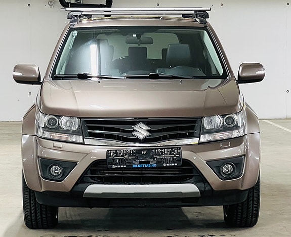 Suzuki Grand Vitara 3 of 5