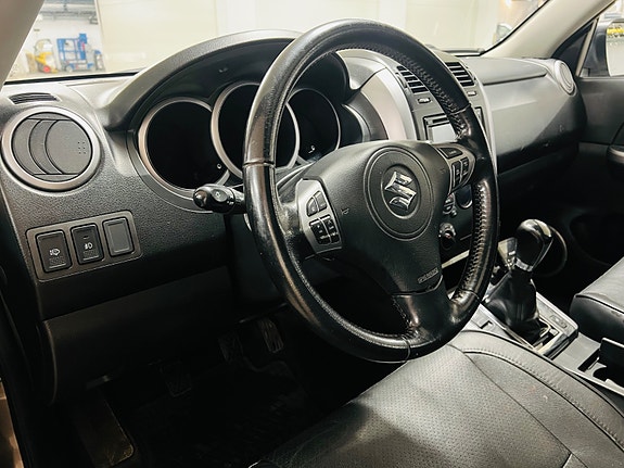 Suzuki Grand Vitara 14 of 27