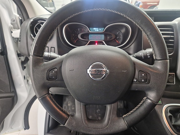 Nissan NV300 7 of 14