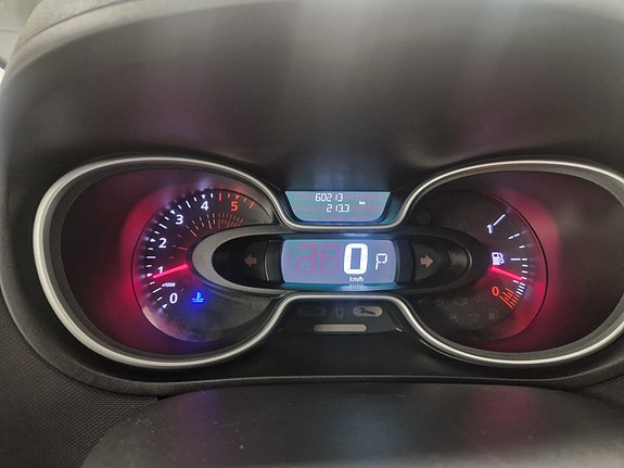 Nissan NV300 8 of 14