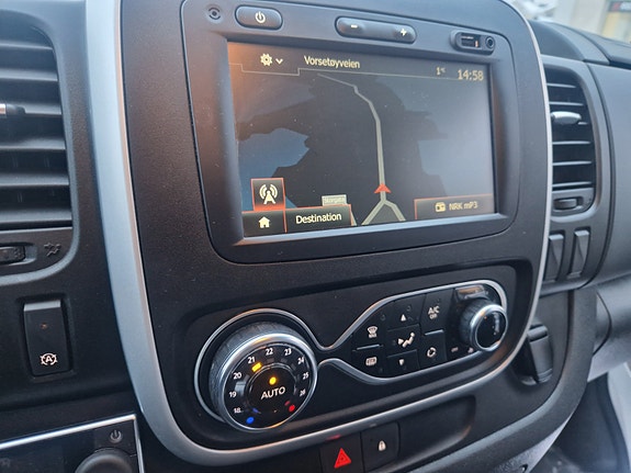 Nissan NV300 10 of 14