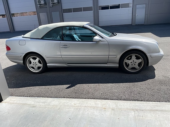 Mercedes-Benz CLK430 5 of 28
