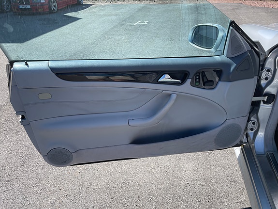 Mercedes-Benz CLK430 14 of 28