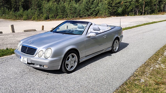 Mercedes-Benz CLK430 2 of 28