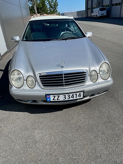 Mercedes-Benz CLK430 6 of 28
