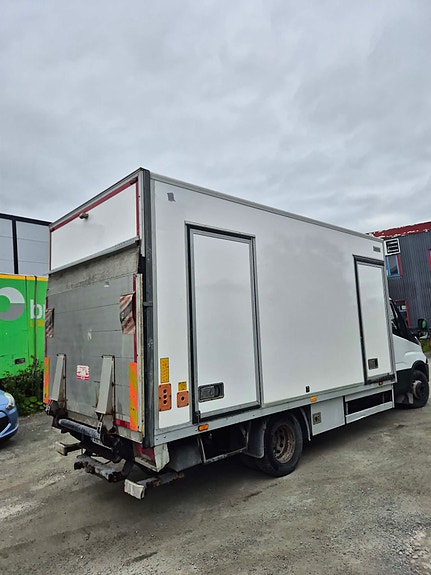 Iveco Skap med bak løfter 3 of 5