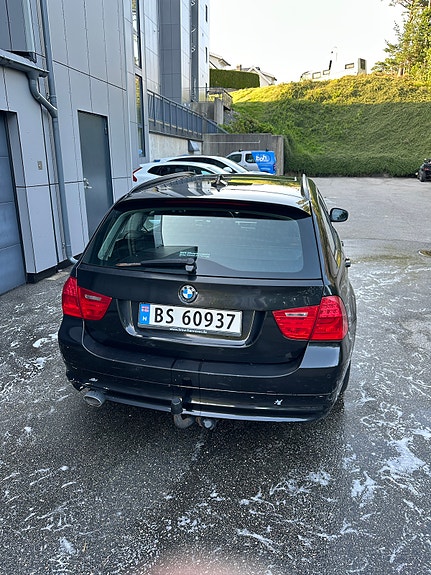 BMW 320d 5 of 5