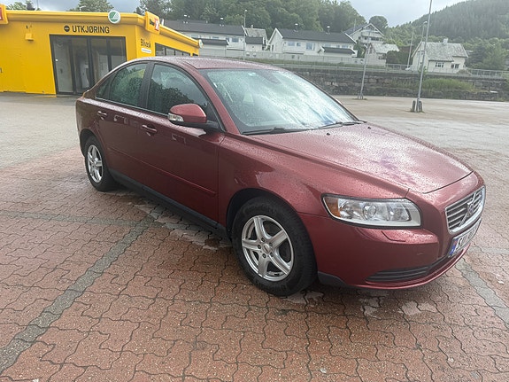 Volvo S40 3 of 5
