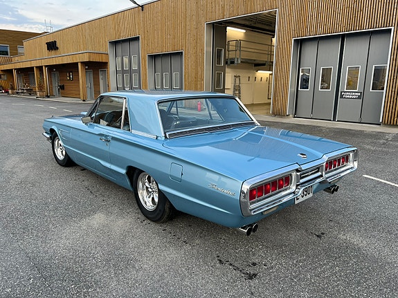 Ford Thunderbird 3 of 30