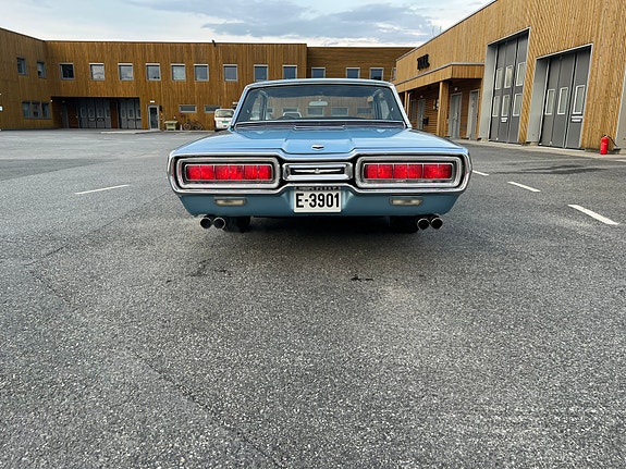 Ford Thunderbird 4 of 30