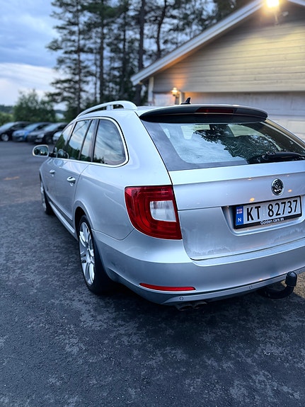 Skoda Superb 13 of 29