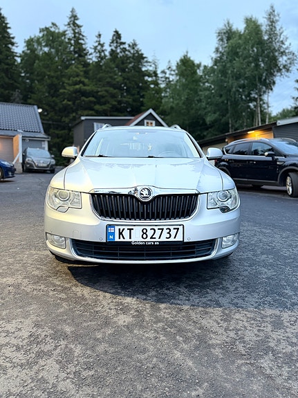 Skoda Superb 3 of 5