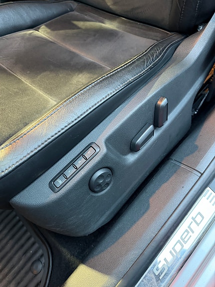 Skoda Superb 24 of 29