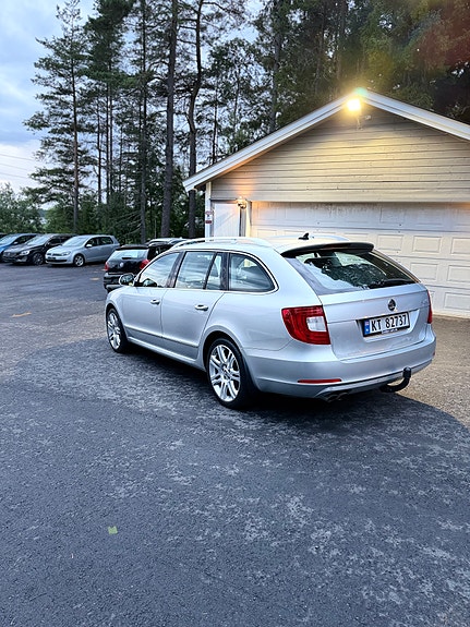 Skoda Superb 14 of 29