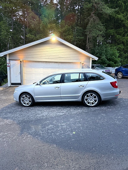 Skoda Superb 15 of 29