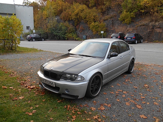 BMW 323i 15 of 17