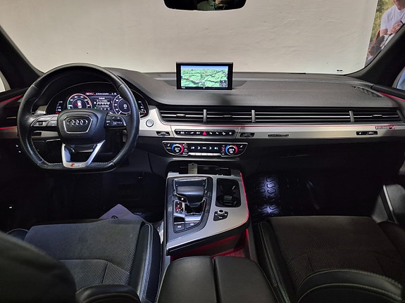 Audi Q7 24 of 30