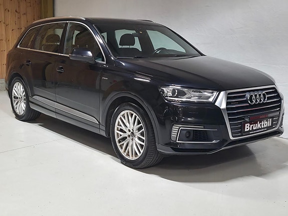 Audi Q7 2 of 30