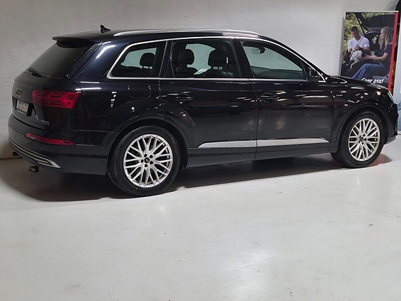 Audi Q7 6 of 30