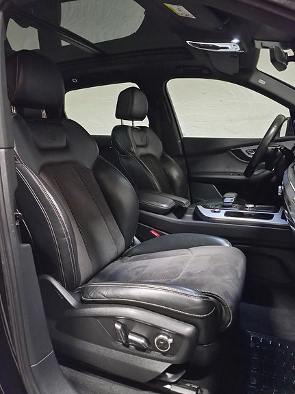 Audi Q7 10 of 30