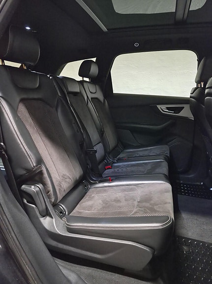 Audi Q7 12 of 30
