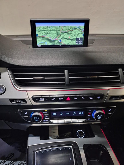 Audi Q7 25 of 30