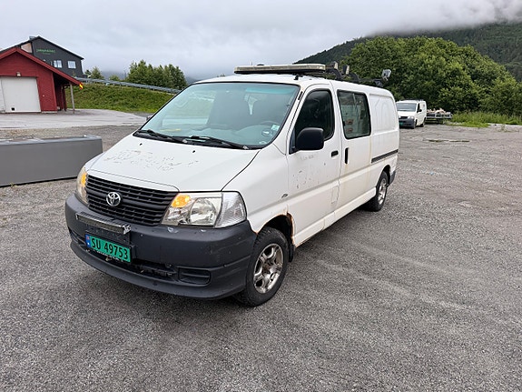 Toyota HiAce 2 of 5