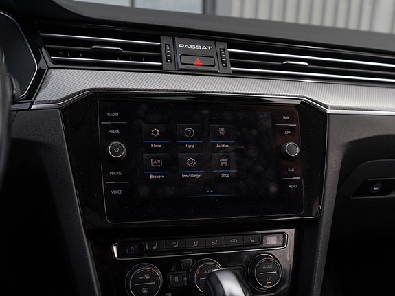 Volkswagen Passat 27 of 30