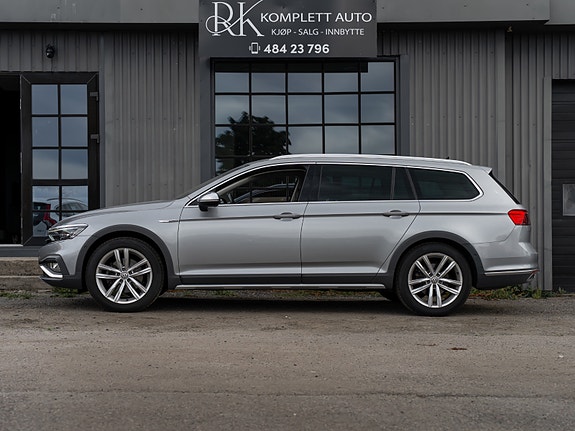Volkswagen Passat 10 of 30