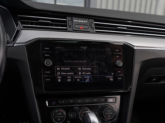 Volkswagen Passat 25 of 30