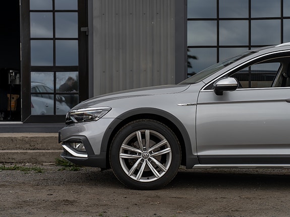 Volkswagen Passat 11 of 30