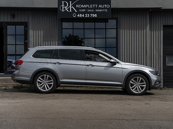 Volkswagen Passat 5 of 30