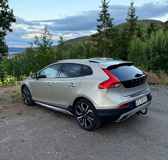 Volvo V40 Cross Country 4 of 5