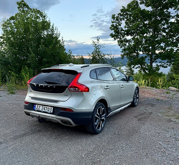 Volvo V40 Cross Country 5 of 5
