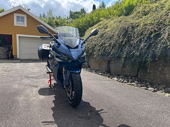 Suzuki GSX-S 1000 GT 2 of 5
