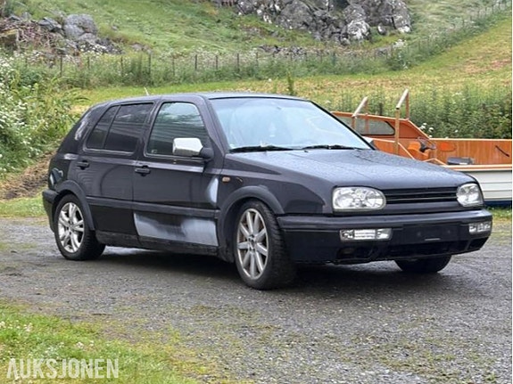 Volkswagen golf 2 of 5